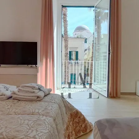 Διαμέρισμα De Lucia - Elegante Storico Nel Cuore Della Citta