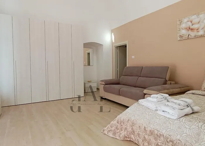 De Lucia - Elegante Storico Nel Cuore Della Citta *